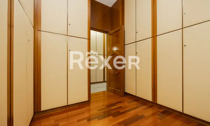 Rexer-Milano-VIA-VISCONTI-DI-MODRONE-PRESTIGIOSO-APPARTAMENTO-DI-MQ-AL-QUINTO-PIANO-CON-BOX-E-POSTO-AUTO-Altro
