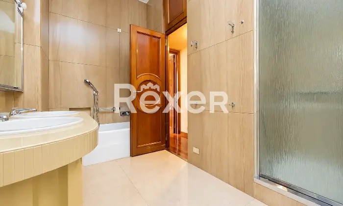 Rexer-Milano-VIA-VISCONTI-DI-MODRONE-PRESTIGIOSO-APPARTAMENTO-DI-MQ-AL-QUINTO-PIANO-CON-BOX-E-POSTO-AUTO-Altro
