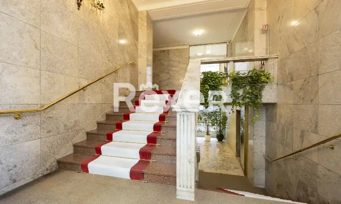 Rexer-Milano-VIA-VISCONTI-DI-MODRONE-PRESTIGIOSO-APPARTAMENTO-DI-MQ-AL-QUINTO-PIANO-CON-BOX-E-POSTO-AUTO-Altro
