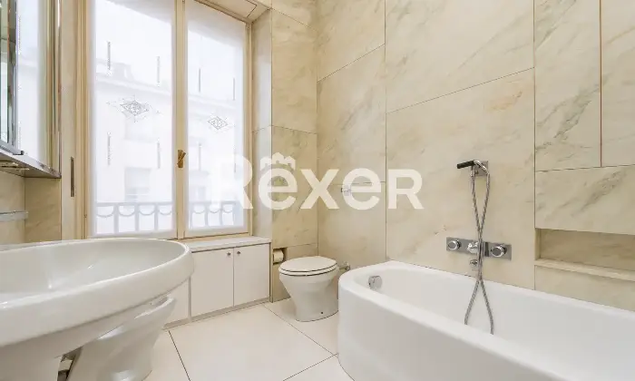 Rexer-Milano-VIA-VISCONTI-DI-MODRONE-PRESTIGIOSO-APPARTAMENTO-DI-MQ-AL-QUINTO-PIANO-CON-BOX-E-POSTO-AUTO-Altro