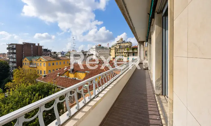 Rexer-Milano-VIA-VISCONTI-DI-MODRONE-PRESTIGIOSO-APPARTAMENTO-DI-MQ-AL-QUINTO-PIANO-CON-BOX-E-POSTO-AUTO-Altro