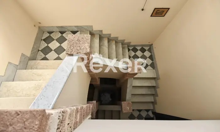 Rexer-Alghero-Alghero-Piazza-Civica-Prestigioso-palazzo-storico-con-attico-ristrutturato-e-splendida-terrazza-panoramica-sulle-mura-Scala