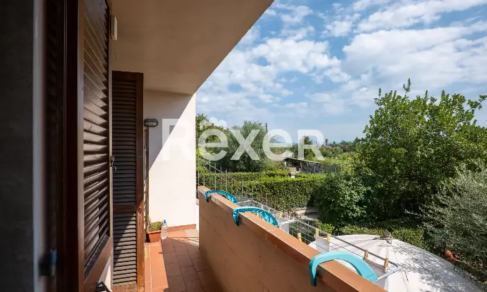 Rexer-Scandicci-Scandicci-Badia-a-Settimo-in-posizione-silenziosa-e-nel-verde-villetta-con-giardino-e-garage-Terrazzo