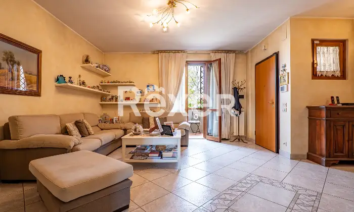 Rexer-Scandicci-Scandicci-Badia-a-Settimo-in-posizione-silenziosa-e-nel-verde-villetta-con-giardino-e-garage-Sala