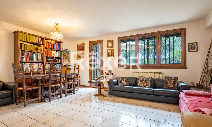 Rexer-Scandicci-Scandicci-Badia-a-Settimo-in-posizione-silenziosa-e-nel-verde-villetta-con-giardino-e-garage-Taverna