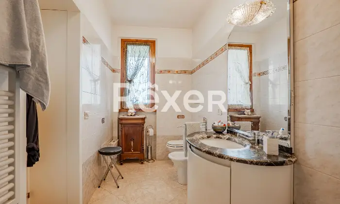 Rexer-Scandicci-Scandicci-Badia-a-Settimo-in-posizione-silenziosa-e-nel-verde-villetta-con-giardino-e-garage-Bagno