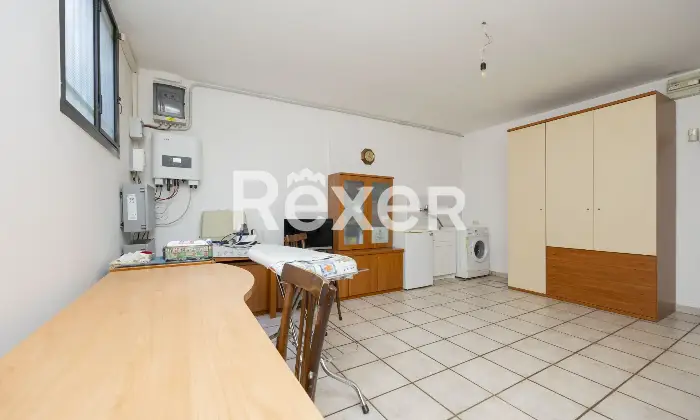 Rexer-Seregno-Seregno-Zona-SantAmbrogio-Villa-sa-schiera-centrale-di-mq-disposta-su-livelli-con-autorimessa-al-piano-seminterrato-Altro