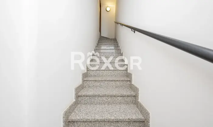 Rexer-Seregno-Seregno-Zona-SantAmbrogio-Villa-sa-schiera-centrale-di-mq-disposta-su-livelli-con-autorimessa-al-piano-seminterrato-Altro