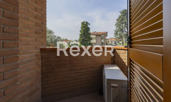 Rexer-Seregno-Seregno-Zona-SantAmbrogio-Villa-sa-schiera-centrale-di-mq-disposta-su-livelli-con-autorimessa-al-piano-seminterrato-Altro