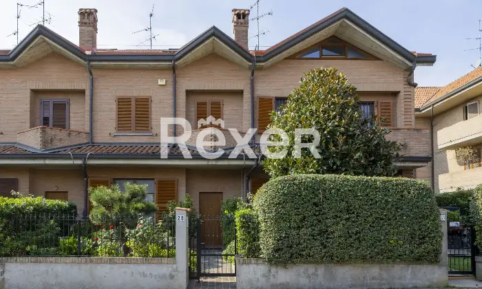 Rexer-Seregno-Seregno-Zona-SantAmbrogio-Villa-sa-schiera-centrale-di-mq-disposta-su-livelli-con-autorimessa-al-piano-seminterrato-Altro
