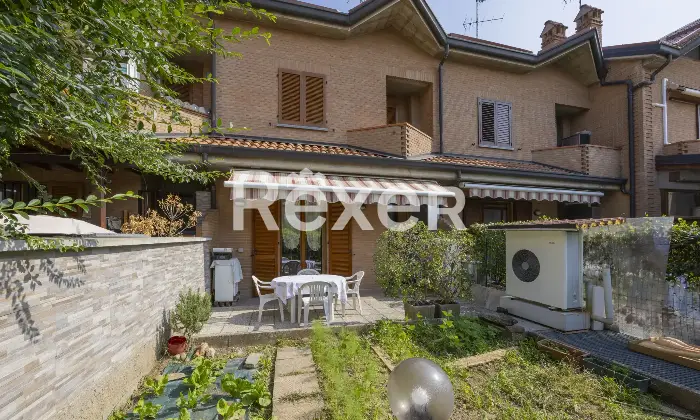 Rexer-Seregno-Seregno-Zona-SantAmbrogio-Villa-sa-schiera-centrale-di-mq-disposta-su-livelli-con-autorimessa-al-piano-seminterrato-Altro