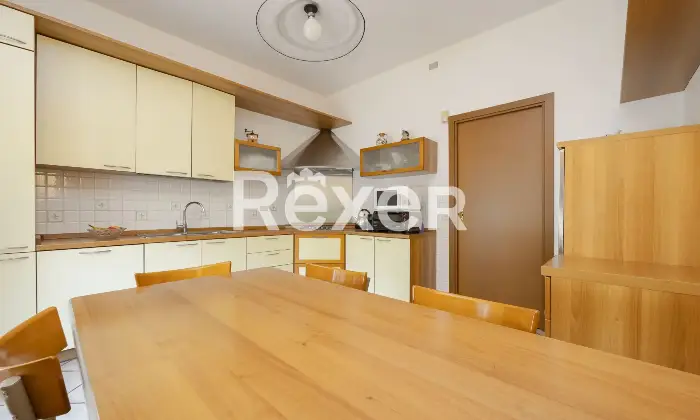 Rexer-Seregno-Seregno-Zona-SantAmbrogio-Villa-sa-schiera-centrale-di-mq-disposta-su-livelli-con-autorimessa-al-piano-seminterrato-Altro