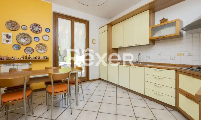 Rexer-Seregno-Seregno-Zona-SantAmbrogio-Villa-sa-schiera-centrale-di-mq-disposta-su-livelli-con-autorimessa-al-piano-seminterrato-Altro