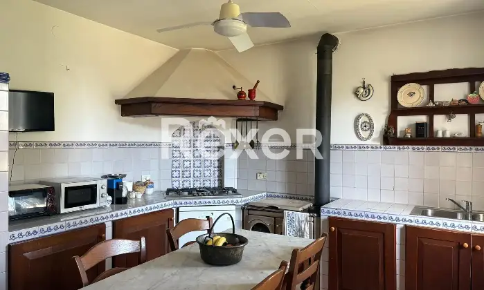 Rexer-Piove-di-Sacco-Ampia-casa-indipendente-con-terrazza-capannone-e-terreno-agricolo-Altro