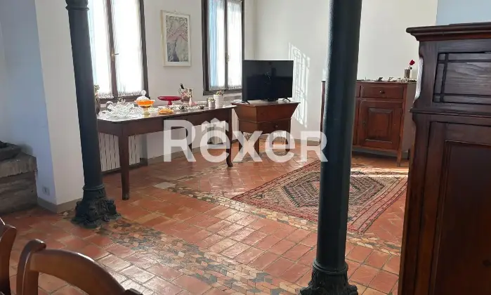 Rexer-Piove-di-Sacco-Ampia-casa-indipendente-con-terrazza-capannone-e-terreno-agricolo-Altro
