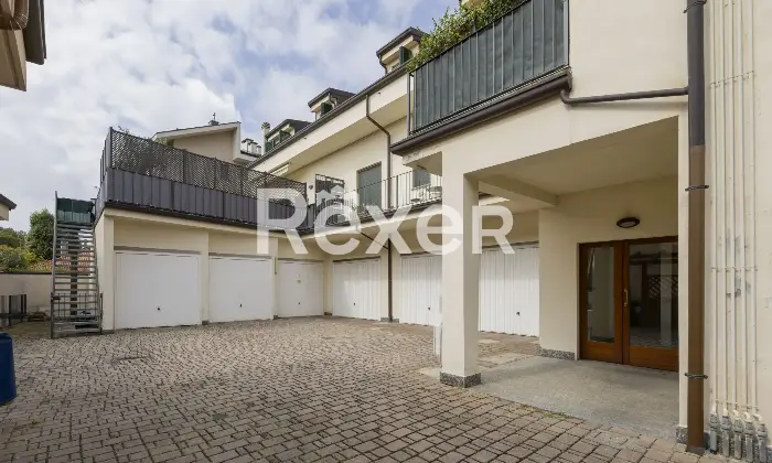 Rexer-Desio-Desio-Appartamento-di-mq-al-piano-primo-Altro
