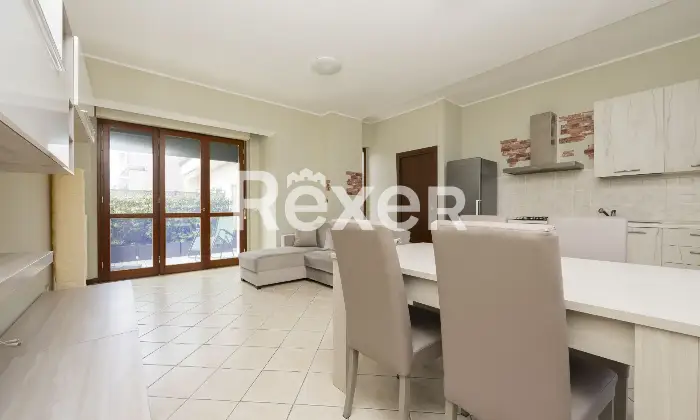 Rexer-Desio-Desio-Appartamento-di-mq-al-piano-primo-Altro