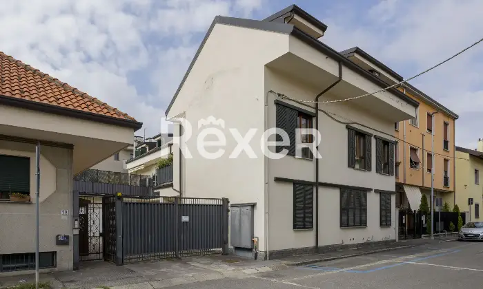 Rexer-Desio-Desio-Appartamento-di-mq-al-piano-primo-Altro