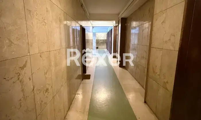Rexer-Roma-Bilocale-Via-San-Polo-Dei-Cavalieri-Atrio