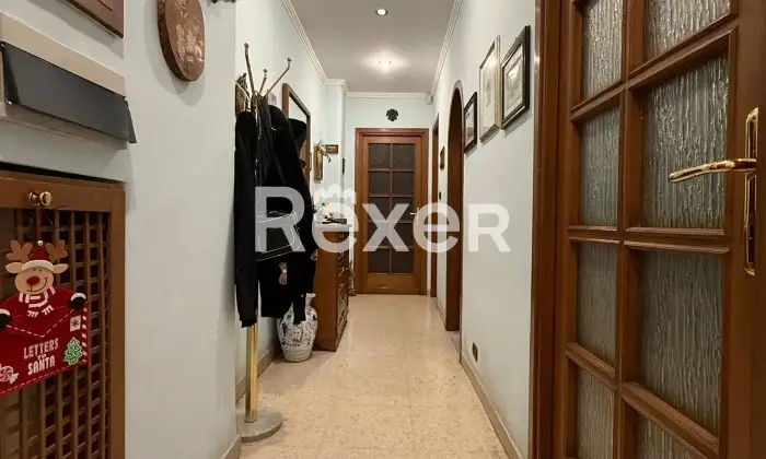 Rexer-Roma-Bilocale-Via-San-Polo-Dei-Cavalieri-Corridoio