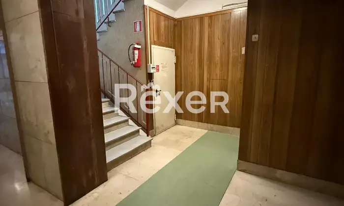 Rexer-Roma-Bilocale-Via-San-Polo-Dei-Cavalieri-Atrio