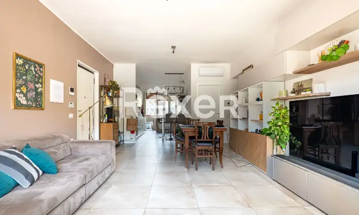 Rexer-Firenze-Firenze-sud-in-posizione-silenziosa-appartamento-con-tre-camere-terrazzo-e-posto-auto-Sala