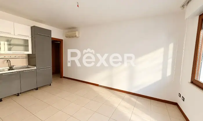 Rexer-Cagliari-Trilocale-con-due-balconi-cantina-e-posto-auto-Altro