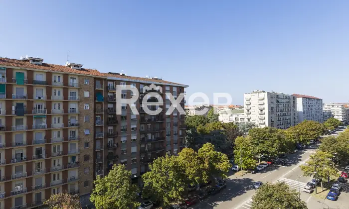 Rexer-Torino-Torino-Corso-Eusebio-Giambone-Ampio-appartamento-di-mq-con-box-auto-piano-Altro