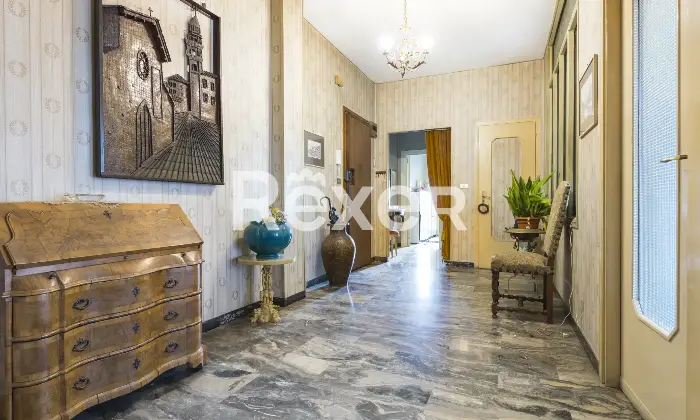 Rexer-Torino-Torino-Corso-Eusebio-Giambone-Ampio-appartamento-di-mq-con-box-auto-piano-Altro