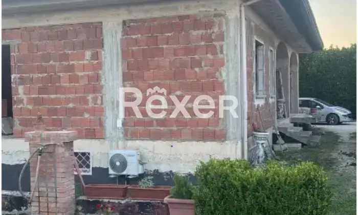 Rexer-Capua-Villa-in-vendita-in-Via-Aeroporto-a-Capua-Altro