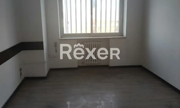 Rexer-Barletta-APPARTAMENTO-DI-AMPIA-METRATURA-VIA-CIALDINI-N-Altro
