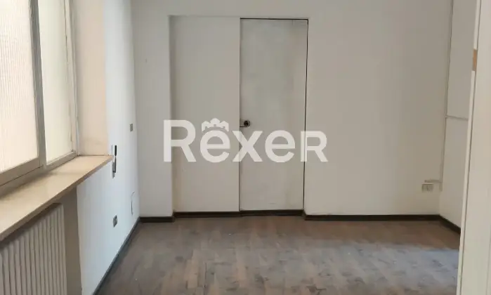 Rexer-Barletta-APPARTAMENTO-DI-AMPIA-METRATURA-VIA-CIALDINI-N-Altro