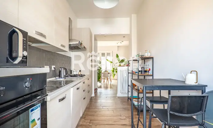 Rexer-Firenze-San-Jacopino-pressi-ultimo-piano-di-piccola-palazzina-quadrivani-con-due-balconi-in-perfetto-stato-Cucina