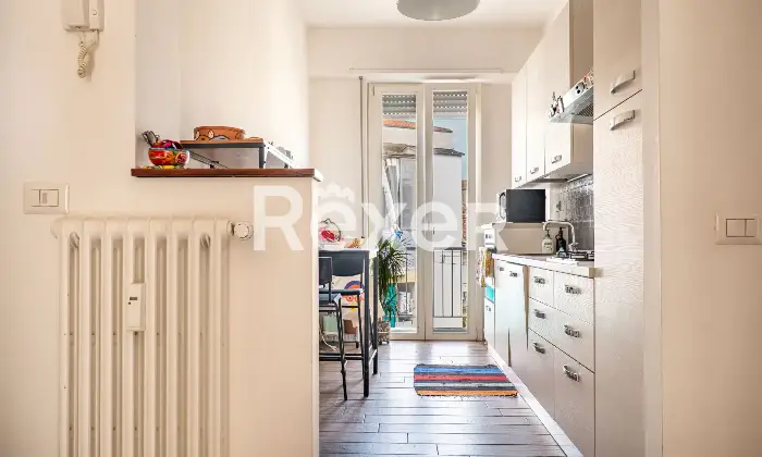 Rexer-Firenze-San-Jacopino-pressi-ultimo-piano-di-piccola-palazzina-quadrivani-con-due-balconi-in-perfetto-stato-Cucina