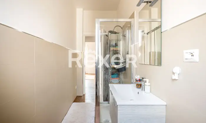 Rexer-Firenze-San-Jacopino-pressi-ultimo-piano-di-piccola-palazzina-quadrivani-con-due-balconi-in-perfetto-stato-Bagno