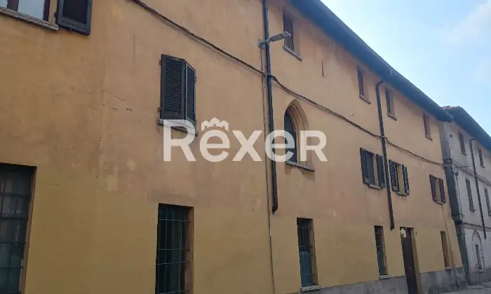 Rexer-Montorfano-Appartamento-con-box-auto-Facciata