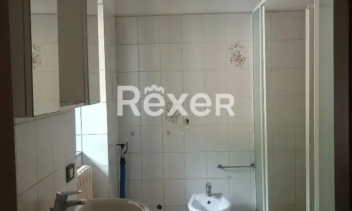 Rexer-Montorfano-Appartamento-con-box-auto-Bagno