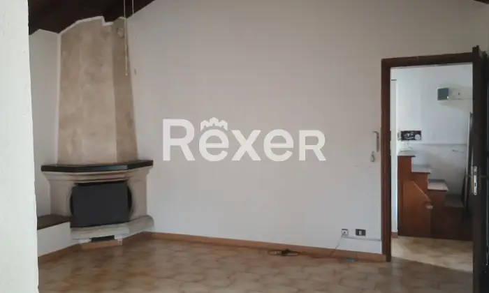 Rexer-Montorfano-Appartamento-con-box-auto-Soggiorno