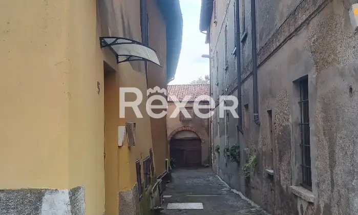 Rexer-Montorfano-Appartamento-con-box-auto-Zonecomuni