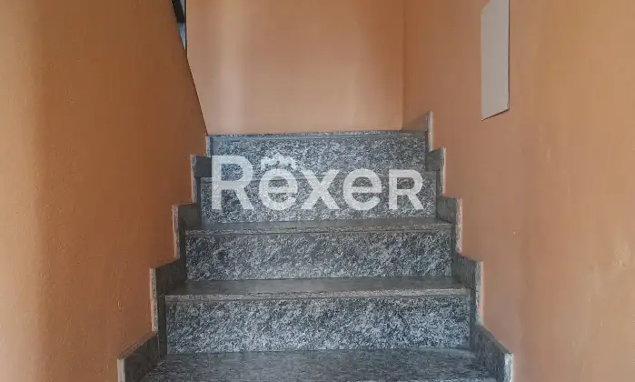 Rexer-Montorfano-Appartamento-con-box-auto-Scala