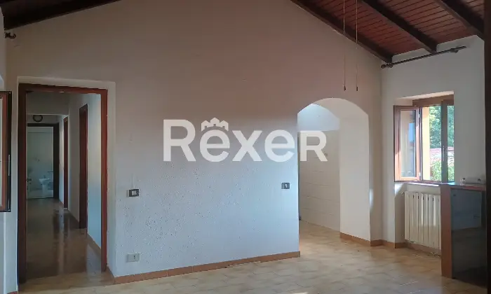 Rexer-Montorfano-Appartamento-con-box-auto-Soggiorno