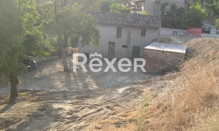Rexer-SantAngelo-in-Pontano-Rustico-in-vendita-in-Via-Roma-a-SantAngelo-in-Pontano-Altro