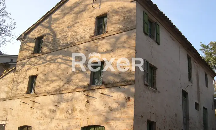 Rexer-SantAngelo-in-Pontano-Rustico-in-vendita-in-Via-Roma-a-SantAngelo-in-Pontano-Altro