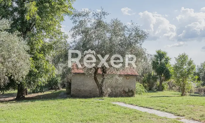 Rexer-Roma-Villa-Unifamiliare-con-terreno-Altro