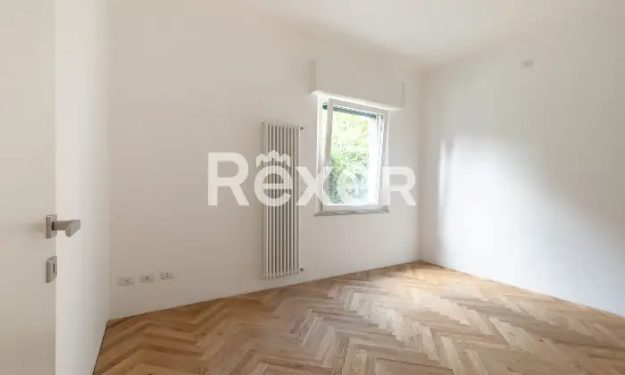 Rexer-Bologna-Elegante-appartamento-ristrutturato-con-camere-da-letto-e-posto-auto-condominiale-Altro