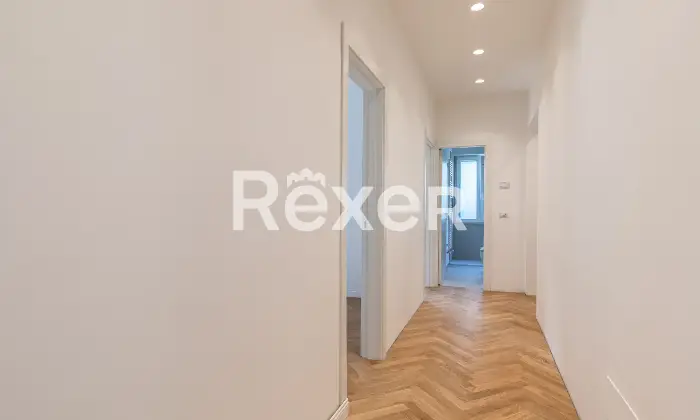 Rexer-Bologna-Elegante-appartamento-ristrutturato-con-camere-da-letto-e-posto-auto-condominiale-Altro