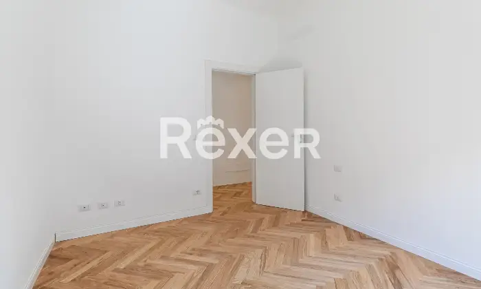 Rexer-Bologna-Elegante-appartamento-ristrutturato-con-camere-da-letto-e-posto-auto-condominiale-Altro