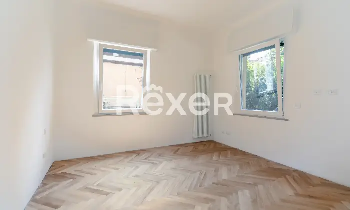 Rexer-Bologna-Elegante-appartamento-ristrutturato-con-camere-da-letto-e-posto-auto-condominiale-Altro