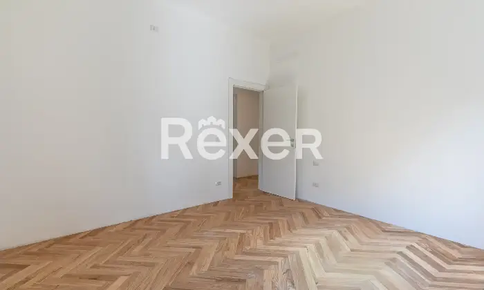 Rexer-Bologna-Elegante-appartamento-ristrutturato-con-camere-da-letto-e-posto-auto-condominiale-Altro