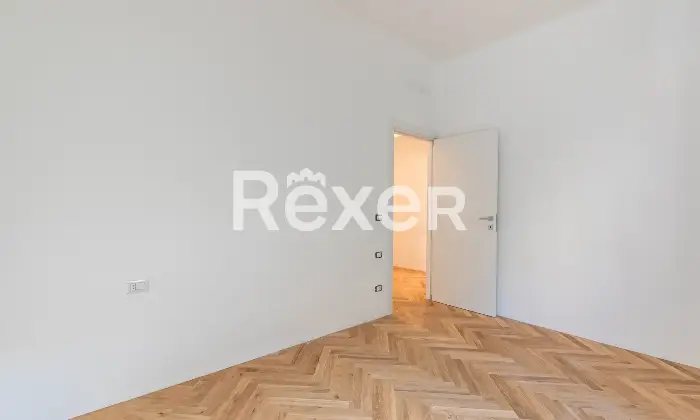 Rexer-Bologna-Elegante-appartamento-ristrutturato-con-camere-da-letto-e-posto-auto-condominiale-Altro